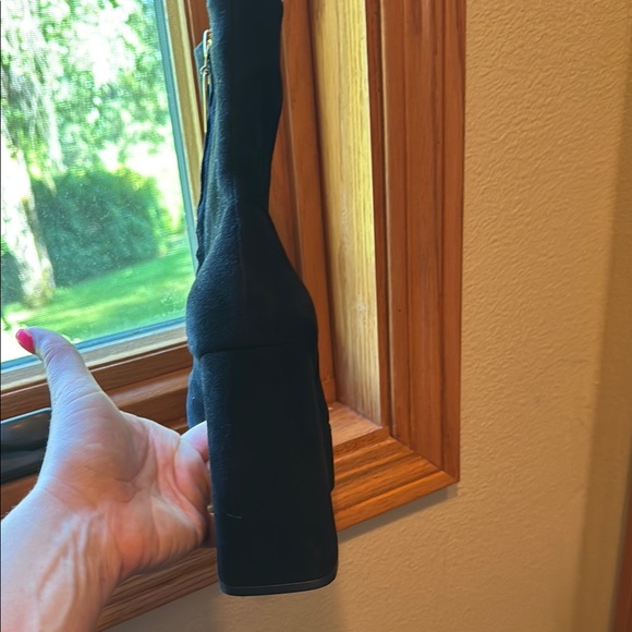 Larroude boot - Picture 7 of 10